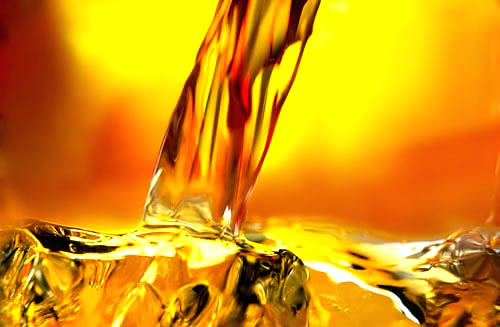 whiskey-pour